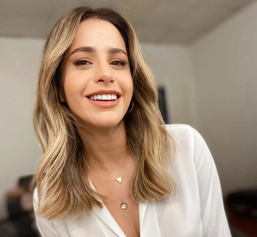 Büşra Pekin - Oyuncu - Ana profil fotoğrafı ve resmi görsel