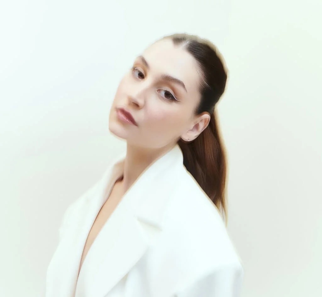 Derin Beşikçioğlu - Oyuncu (25 yaşında) - Ana profil fotoğrafı ve resmi görsel