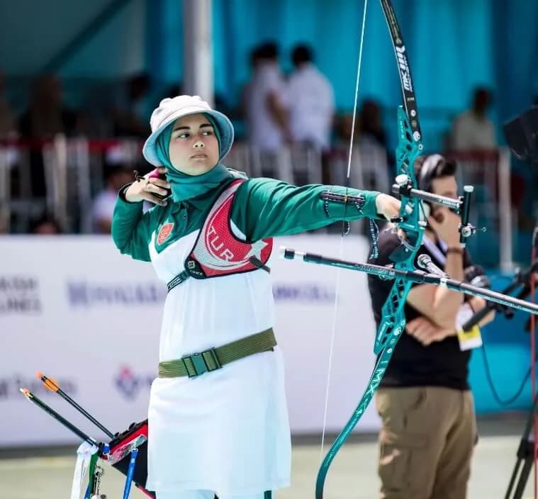 Elif Berra Gökkır - Okçu (19 yaşında) - fotoğraf 5