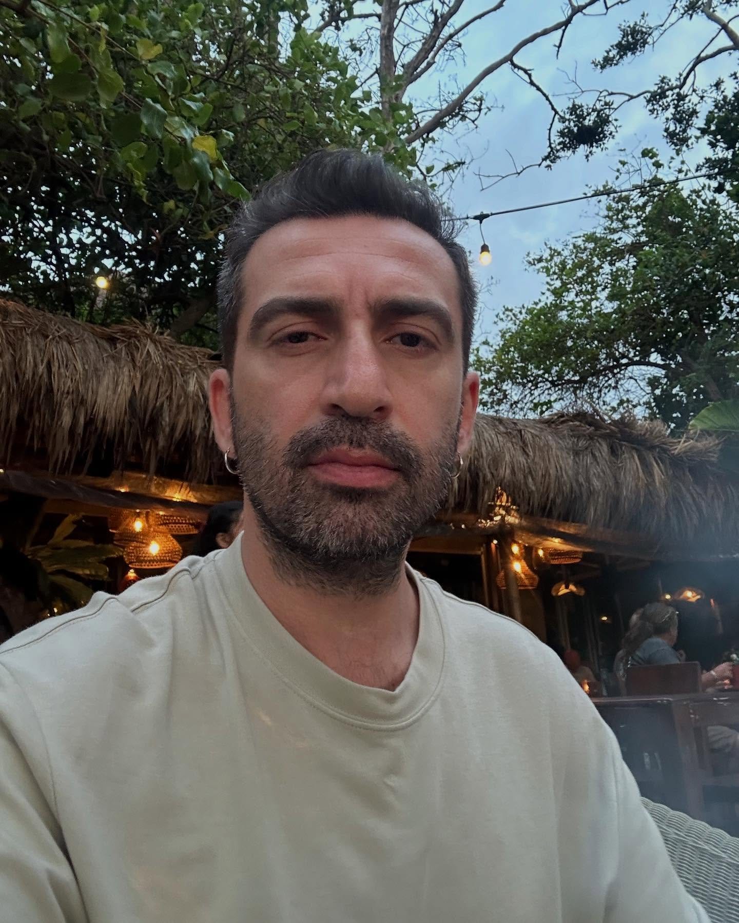 Erdem Yener - Şarkıcı (45 yaşında) - Ana profil fotoğrafı ve resmi görsel