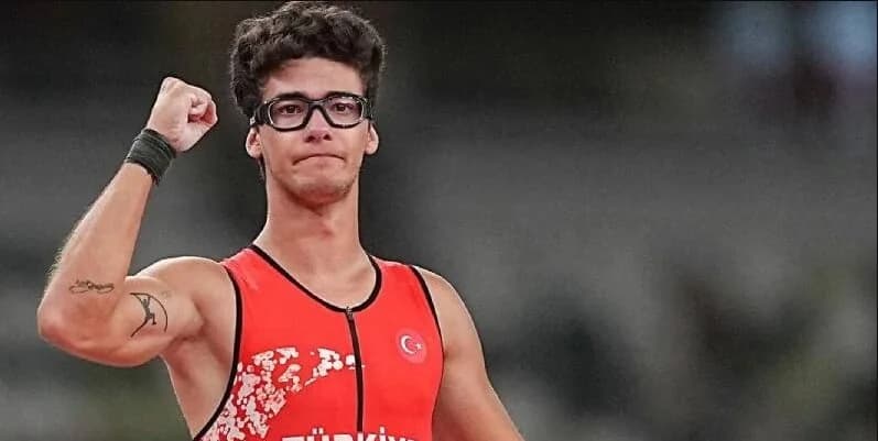 Ersu Şaşma - Sportler (27 yaşında) - fotoğraf 4