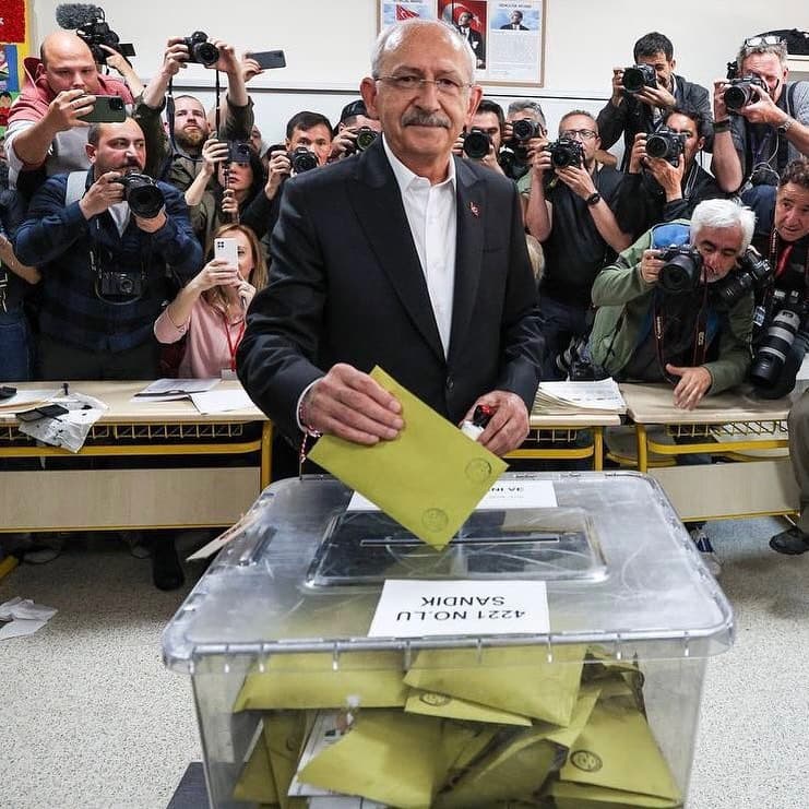 Kemal Kılıçdaroğlu - Politikacı (77 yaşında) - fotoğraf 2