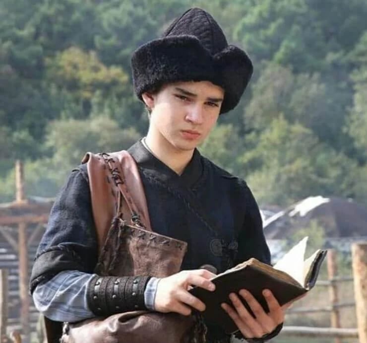 Kerem Bekişoğlu - Oyuncu (23 yaşında) - sosyal medya fotoğrafı