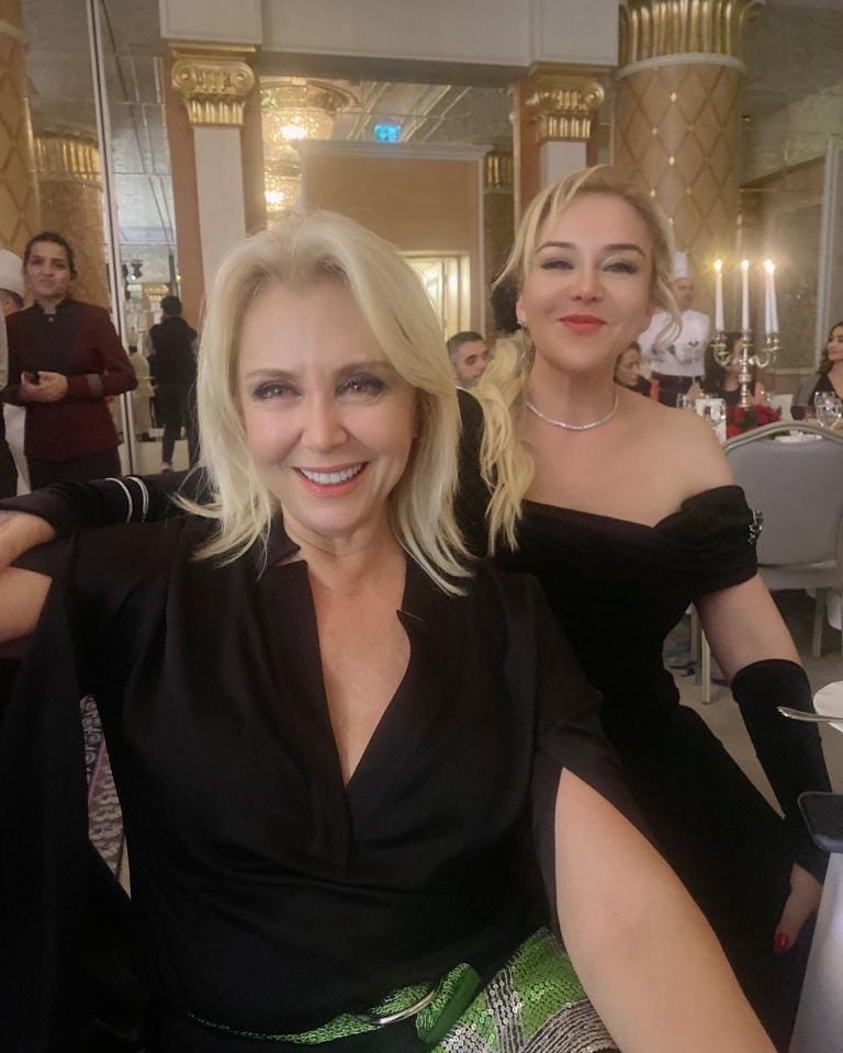 Nergis Kumbasar - Model (63 yaşında) - Ana profil fotoğrafı ve resmi görsel