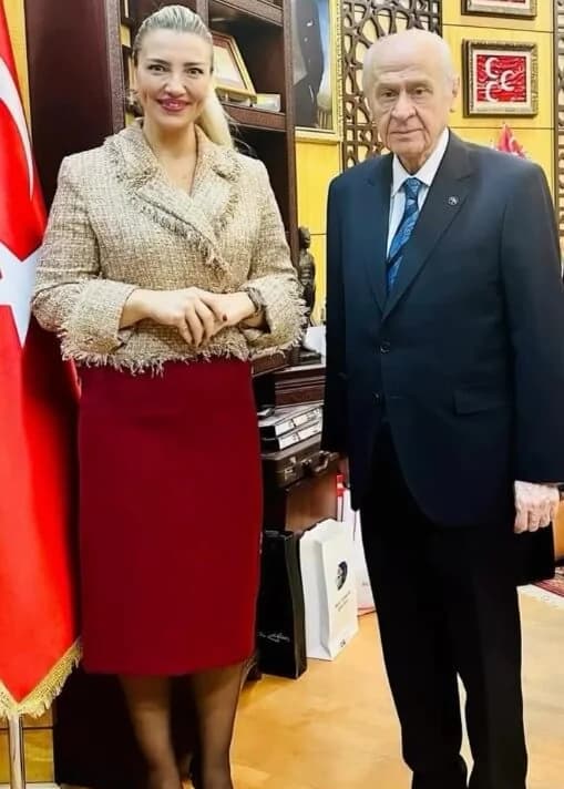 Nur Tuğba Aktay - Politikacı (38 yaşında) - fotoğraf 4
