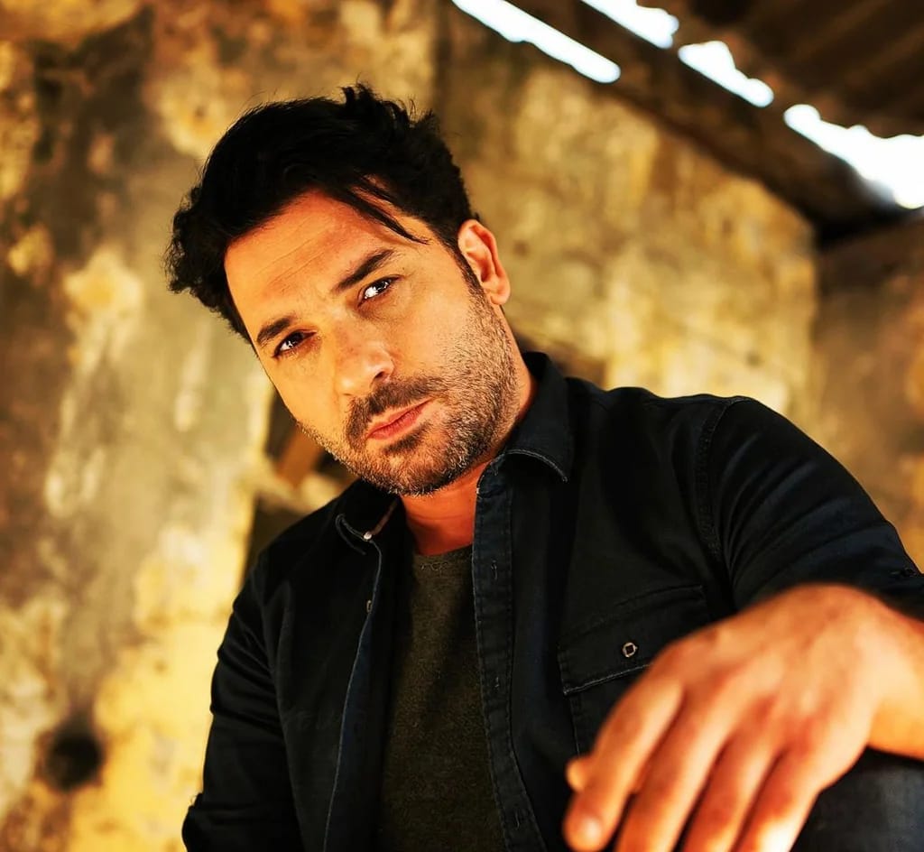 Ozan Çolakoğlu - Schauspieler (46 yaşında) - Ana profil fotoğrafı ve resmi görsel