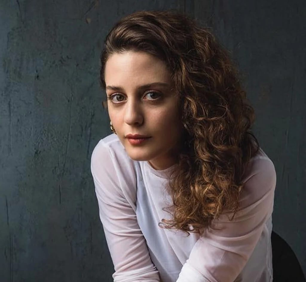 Seren Şirince - Oyuncu (35 yaşında) - Ana profil fotoğrafı ve resmi görsel