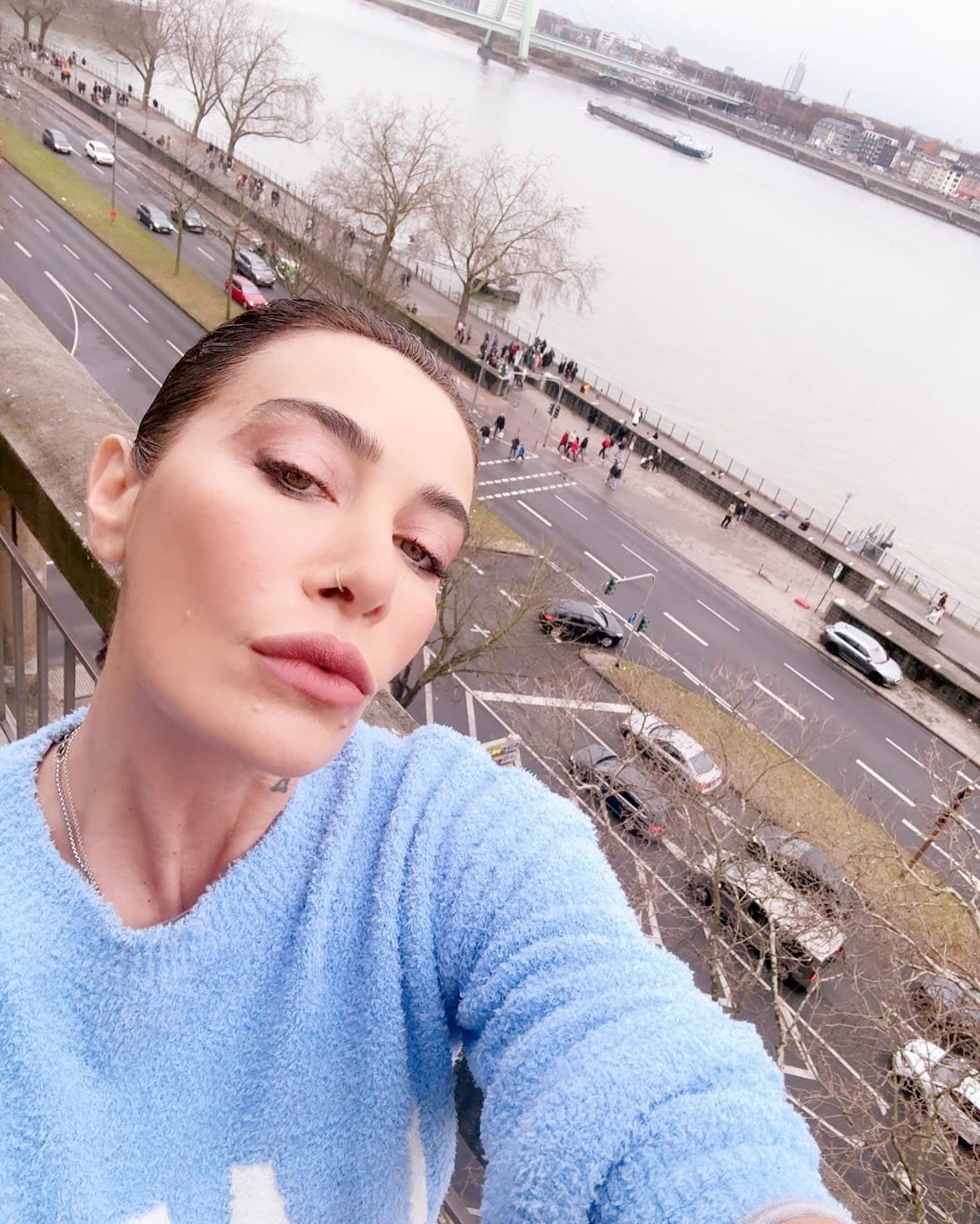 Sıla Gençoğlu - Şarkıcı - Ana profil fotoğrafı ve resmi görsel