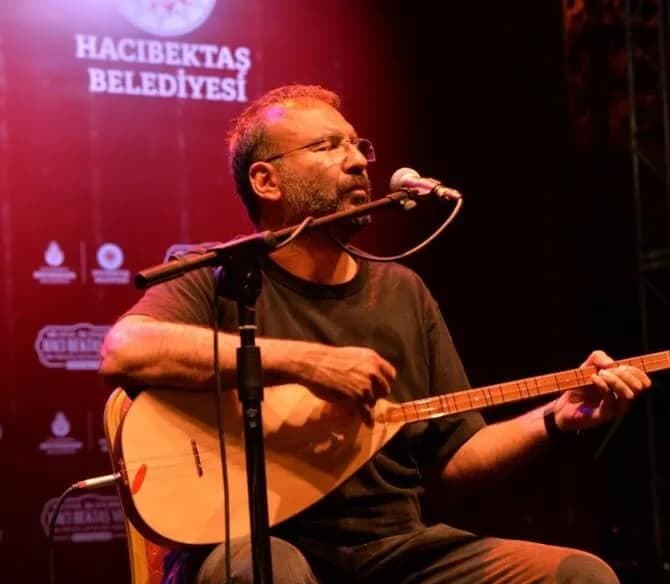 Tolga Sağ - Müzisyen (53 yaşında) - fotoğraf 3