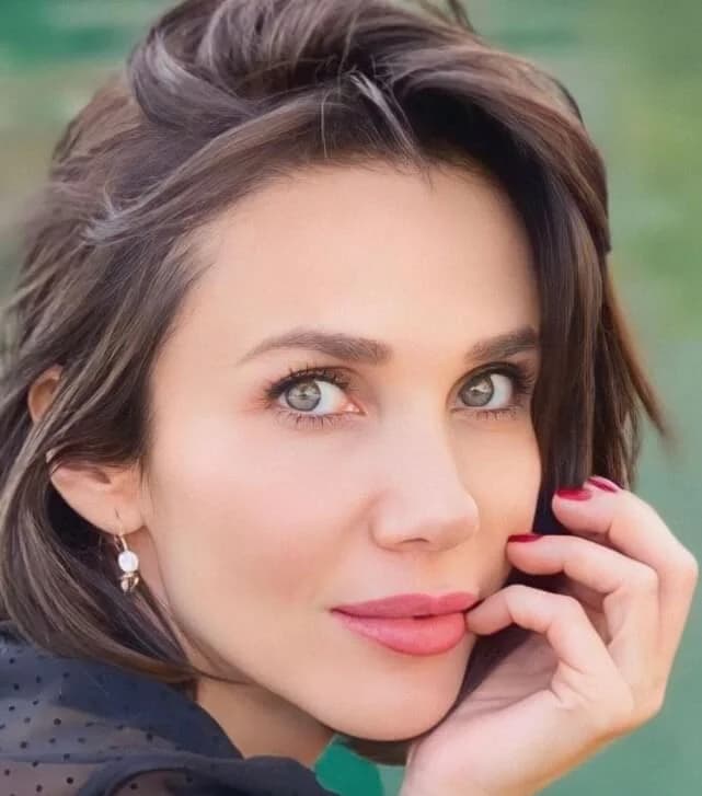 Yasemin Hadivent - Dizi Oyuncusu (44 yaşında) - fotoğraf 4