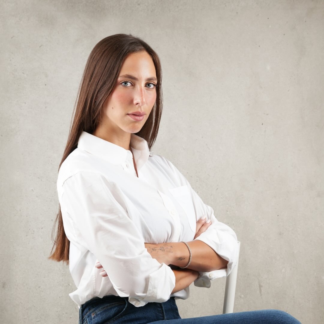 Zehra Çilingiroğlu - Dizayner (28 yaşında) - Ana profil fotoğrafı ve resmi görsel