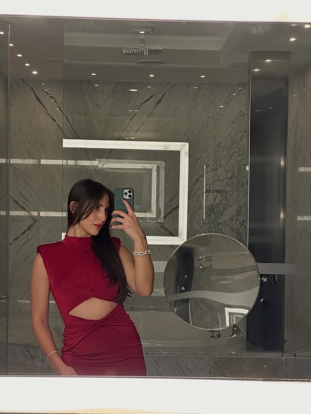 Zehra Çilingiroğlu - Dizayner (28 yaşında) - fotoğraf