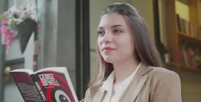 Zeynep Cüreklibatır - Oyuncu (18 yaşında) - günlük yaşam fotoğrafı