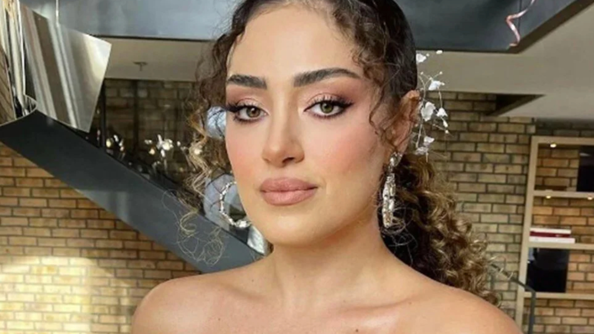 dilancitaksurvivor2026kadrosunda Negiyer Blog Şarkıcı Dilan Çıtakın Survivor 2026 kadrosuna dahil olduğunu gösteren görsel