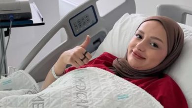 gizemyildizkumsalbebekdogumsonrasi Negiyer Blog Amin Amin fenomeni Gizem Yıldız kızı Kumsal bebeği kucağında tutarken poz veriyor