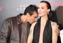 İbrahim Çelikkol ve Birce Akalay bir etkinlikte yan yana dururken