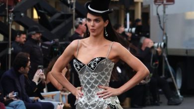 Kendall Jenner Justin Bieber ve Hailey Bieber konserde sarılarak dans ederken