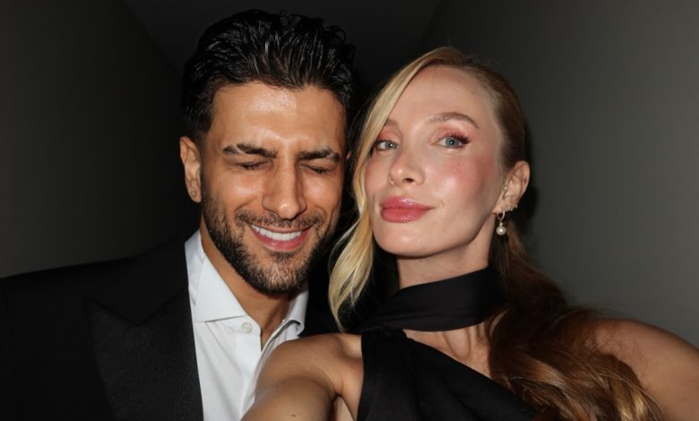 Reynmen eşi Emire Cansu Kurtaran ile düğünde dans ederken