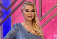 Songül Karlının sosyal medyada gündem olan boydan pozu kıvrımlarını sergiliyor