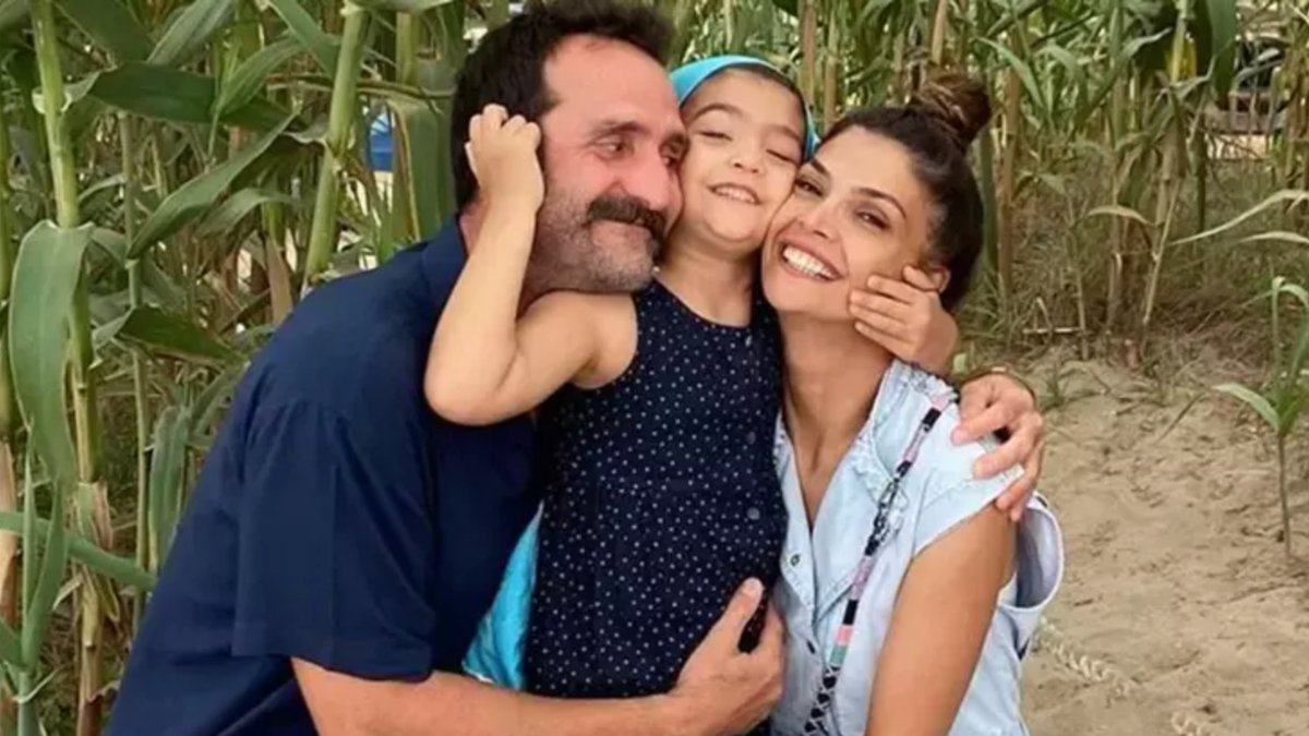 timuracarizniktezeytinciftciligi Negiyer Blog Ünlü oyuncu Timur Acar İznikteki zeytinliğinde hasat yaparken