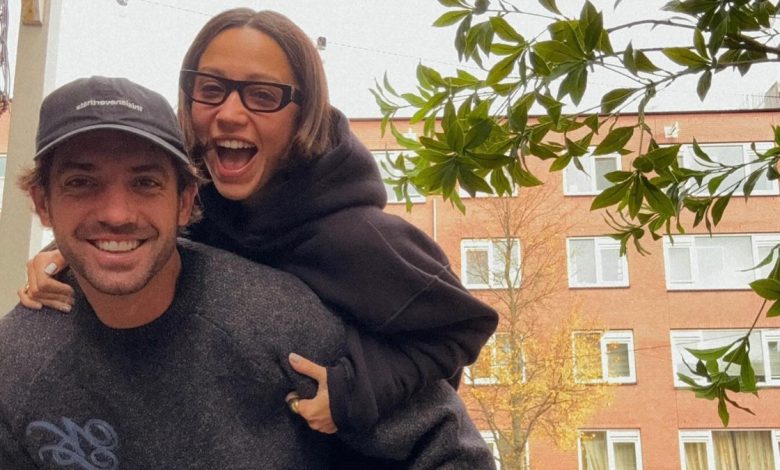 Zeynep Bastık ve Serkay Tütüncü Amsterdamda romantik anlar yaşarken