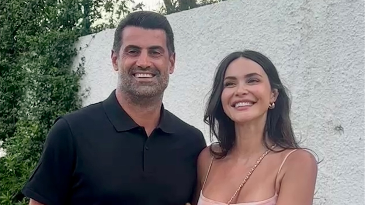 Zeynep Sever Demirel ve Volkan Demirel çiftinin romantik doğum günü kutlaması fotoğrafı