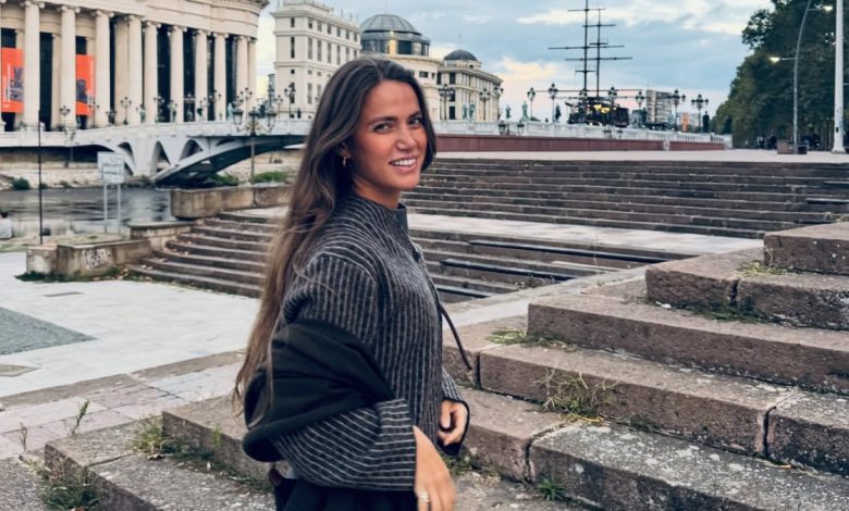 Ceyda Ateşin çocukluk fotoğrafı ile kızı Talianın fotoğrafının karşılaştırması