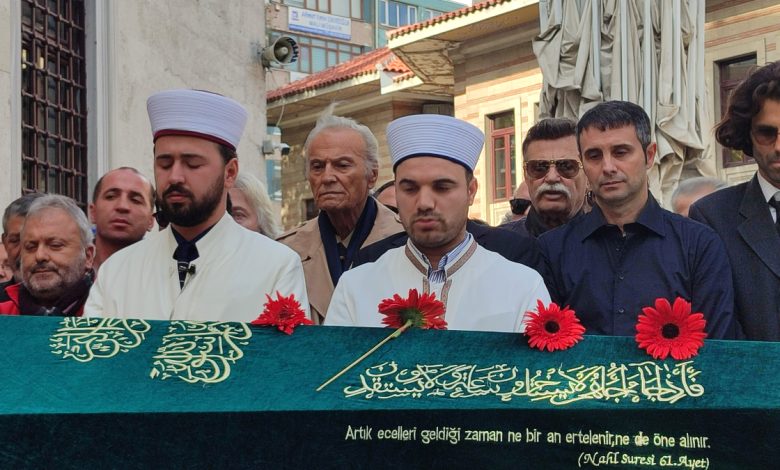 Yeşilçam oyuncusu Engin Çağların cenaze töreninden görüntü