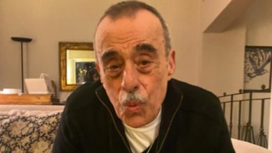 sevketaltugahmetgulhancenaze Negiyer Blog Şevket Altuğ Ahmet Gülhanın cenazesinde görüntüleniyor